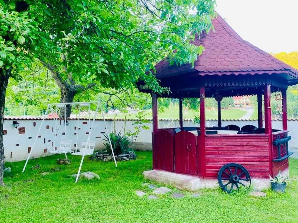 Pensiunea Miraj Polovragi Buitenkant foto