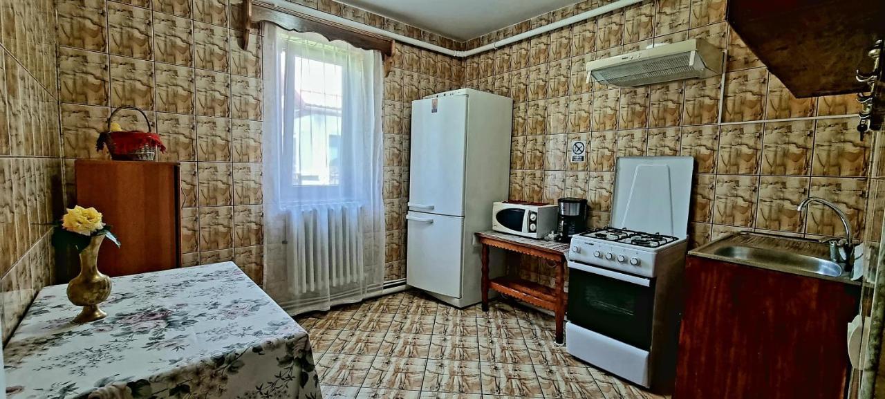 Pensiunea Miraj Polovragi Buitenkant foto