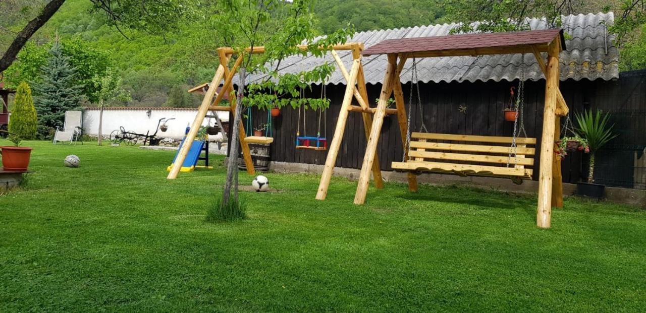 Pensiunea Miraj Polovragi Buitenkant foto