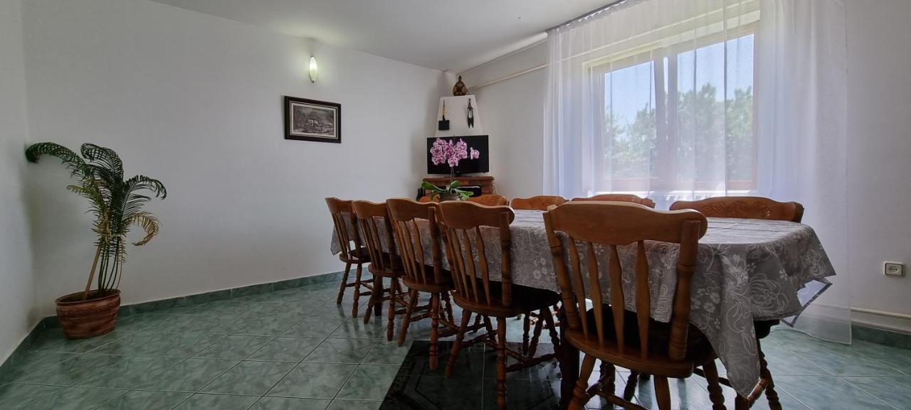 Pensiunea Miraj Polovragi Buitenkant foto
